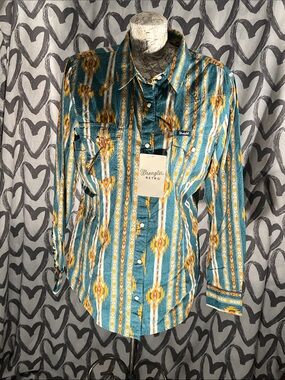 Wrangler -Retro Westren Shirt -Ladies XL
NEW with TAGS !